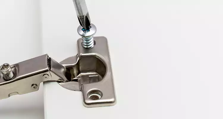 Screen Door Hinge Repair in Homestead, FL