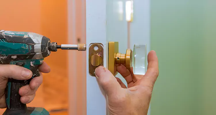 Broken Door Knob Fix in Homestead, FL