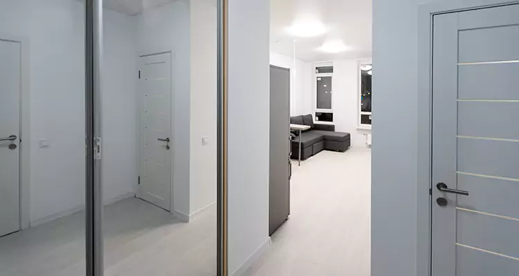 Modern Mirrored Closet Doors Repair in Homestead, FL